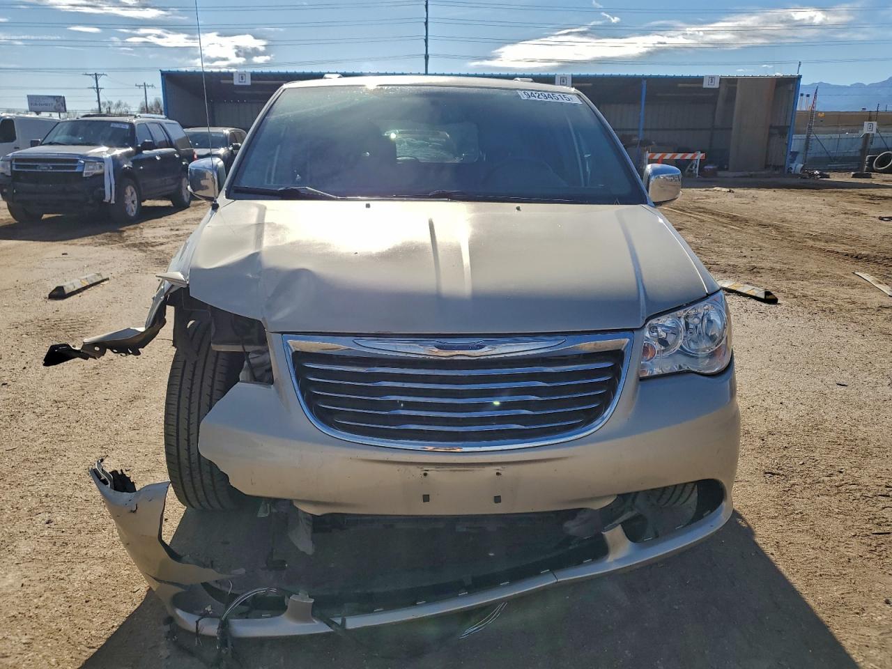 Chrysler Minivan Touring L Image 2