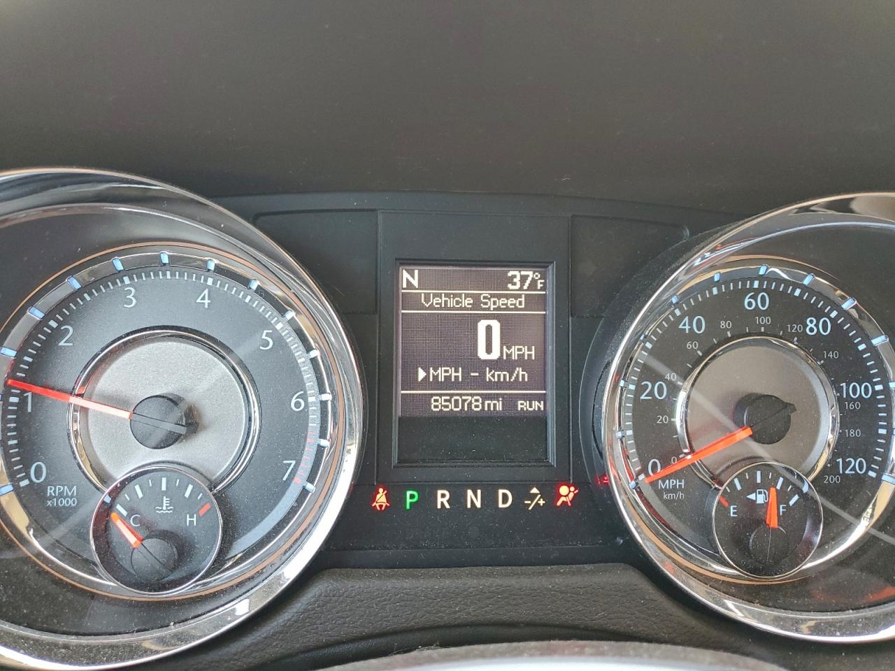 Chrysler Minivan Touring L Image 6