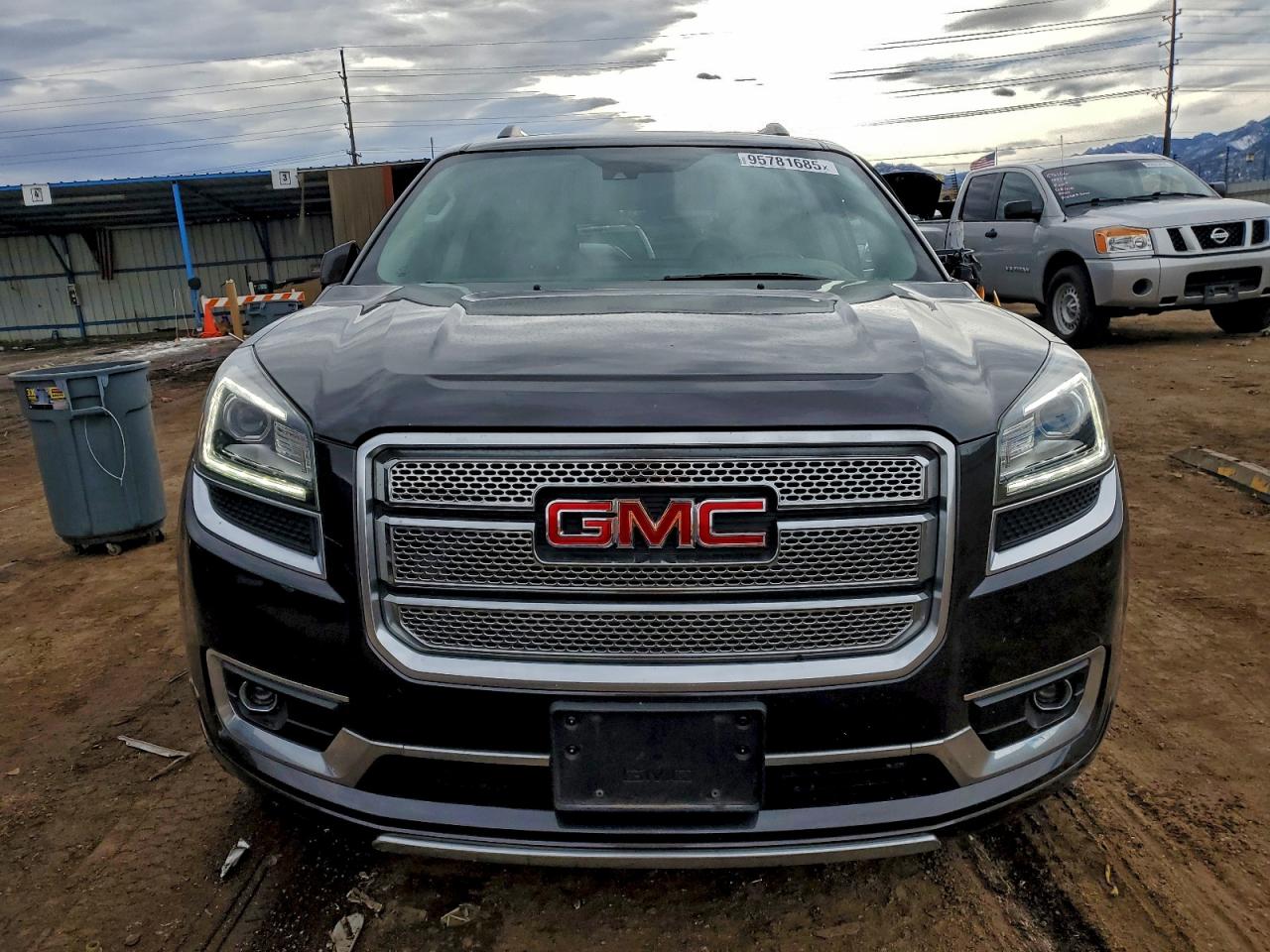 GMC Acadia Denali Image 3