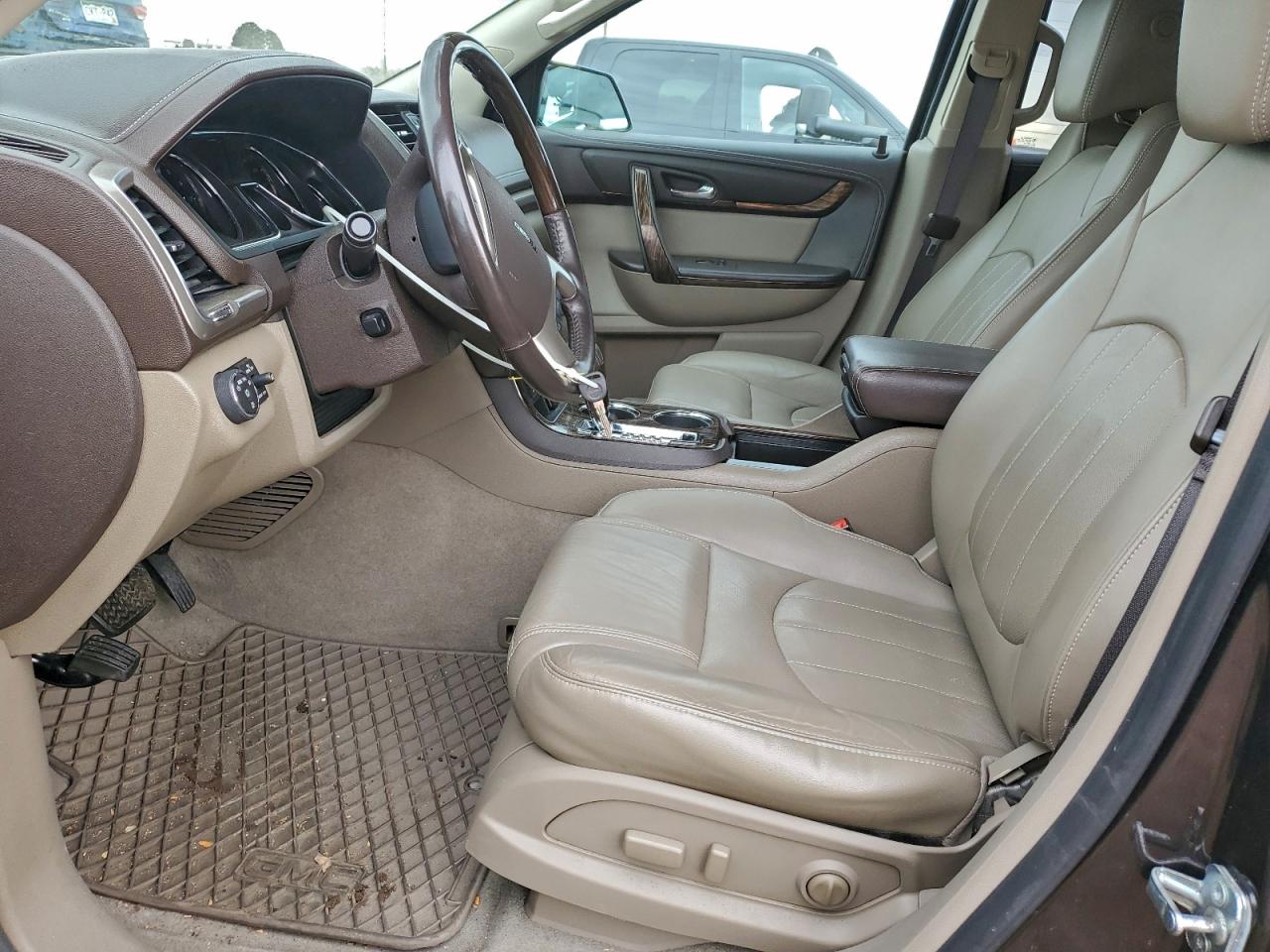 GMC Acadia Denali Image 6