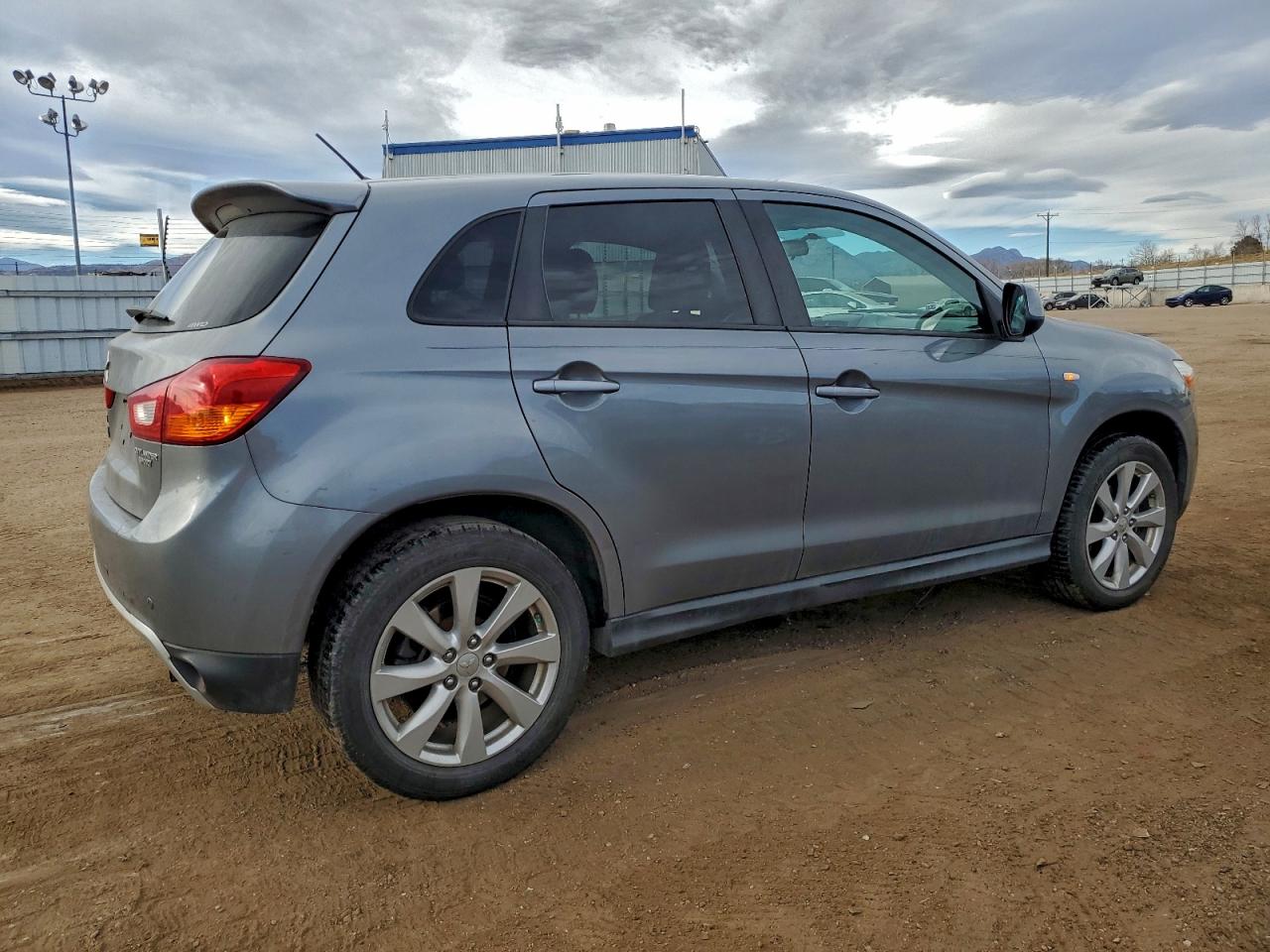 Mitsubishi Outlander Es Image 11