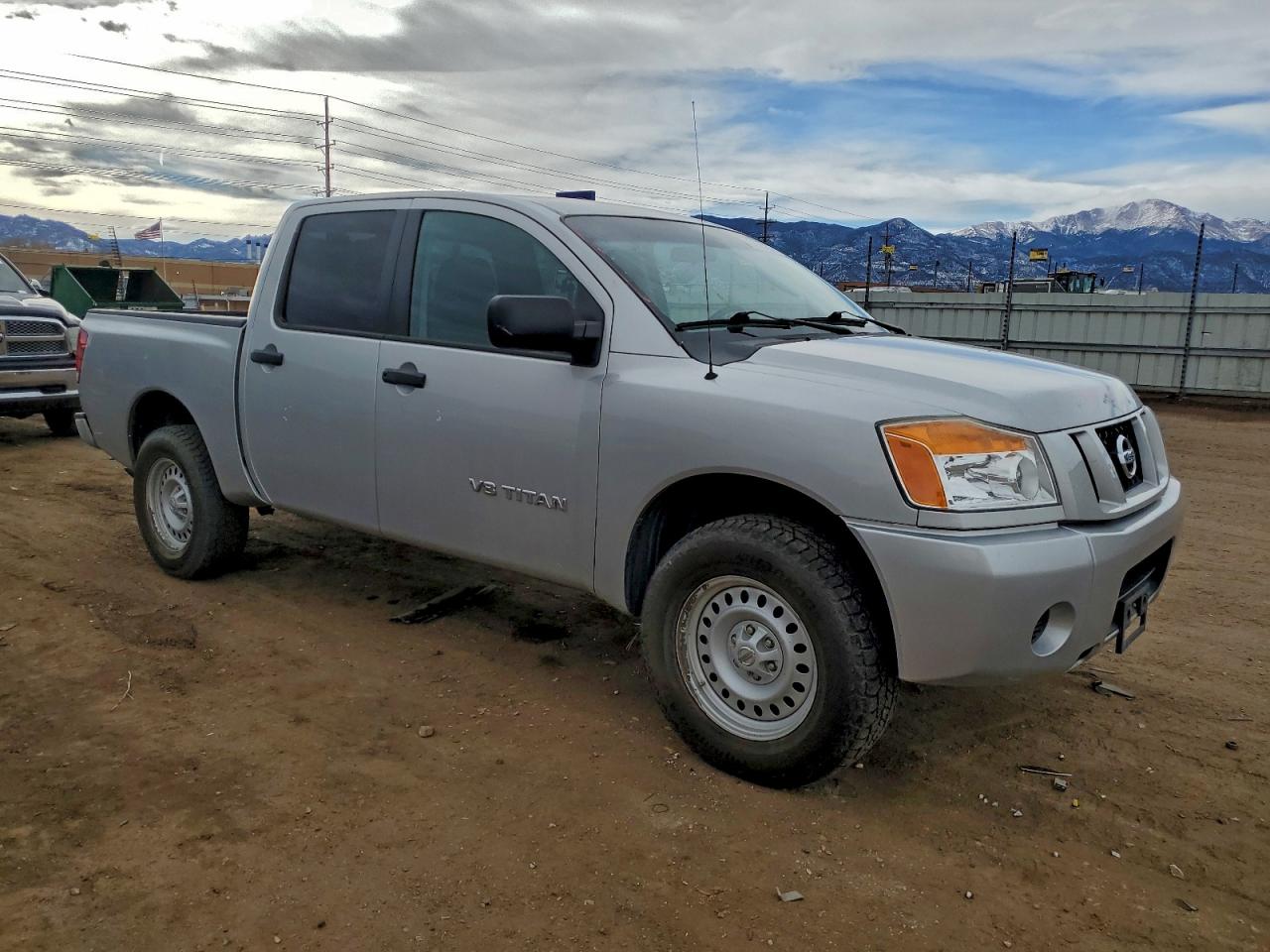 Nissan Titan Xe Image 5