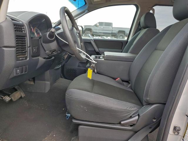 Nissan Titan Xe Image 7