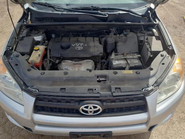 Toyota RAV4 Image 9