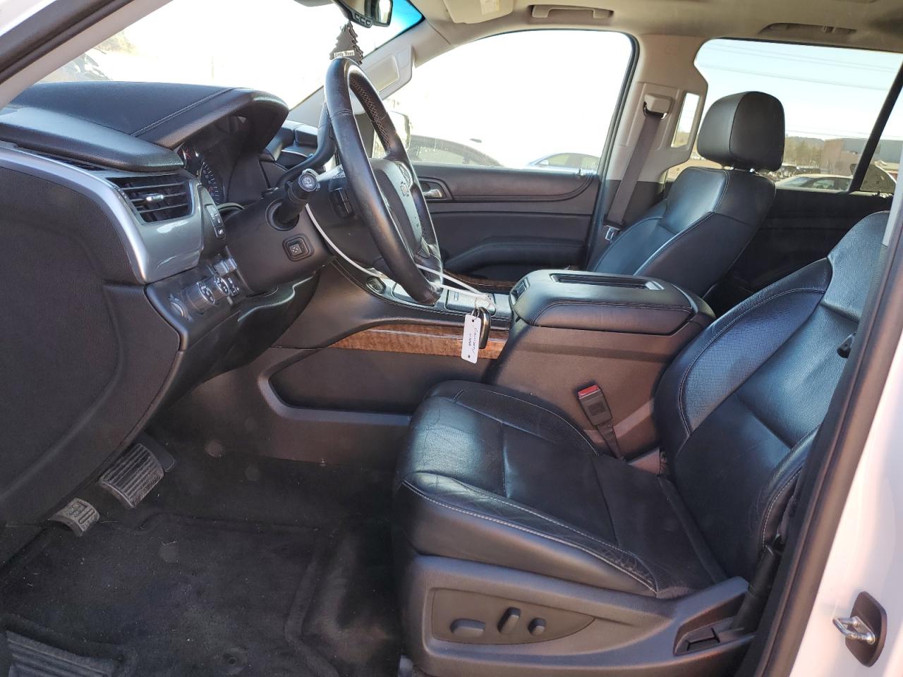 Chevrolet Suburban K1500 Ltz Image 10