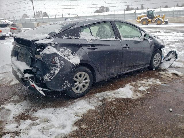 Toyota Prius L Image 3