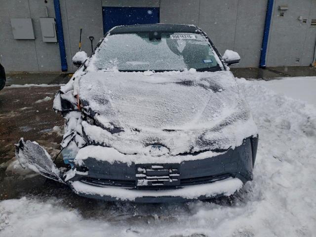 Toyota Prius L Image 7