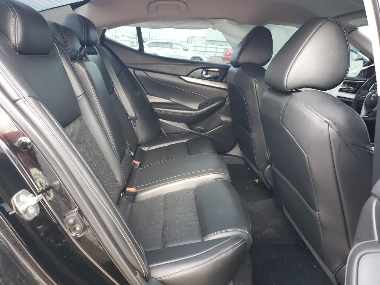 Nissan Maxima 3.5s Image 12