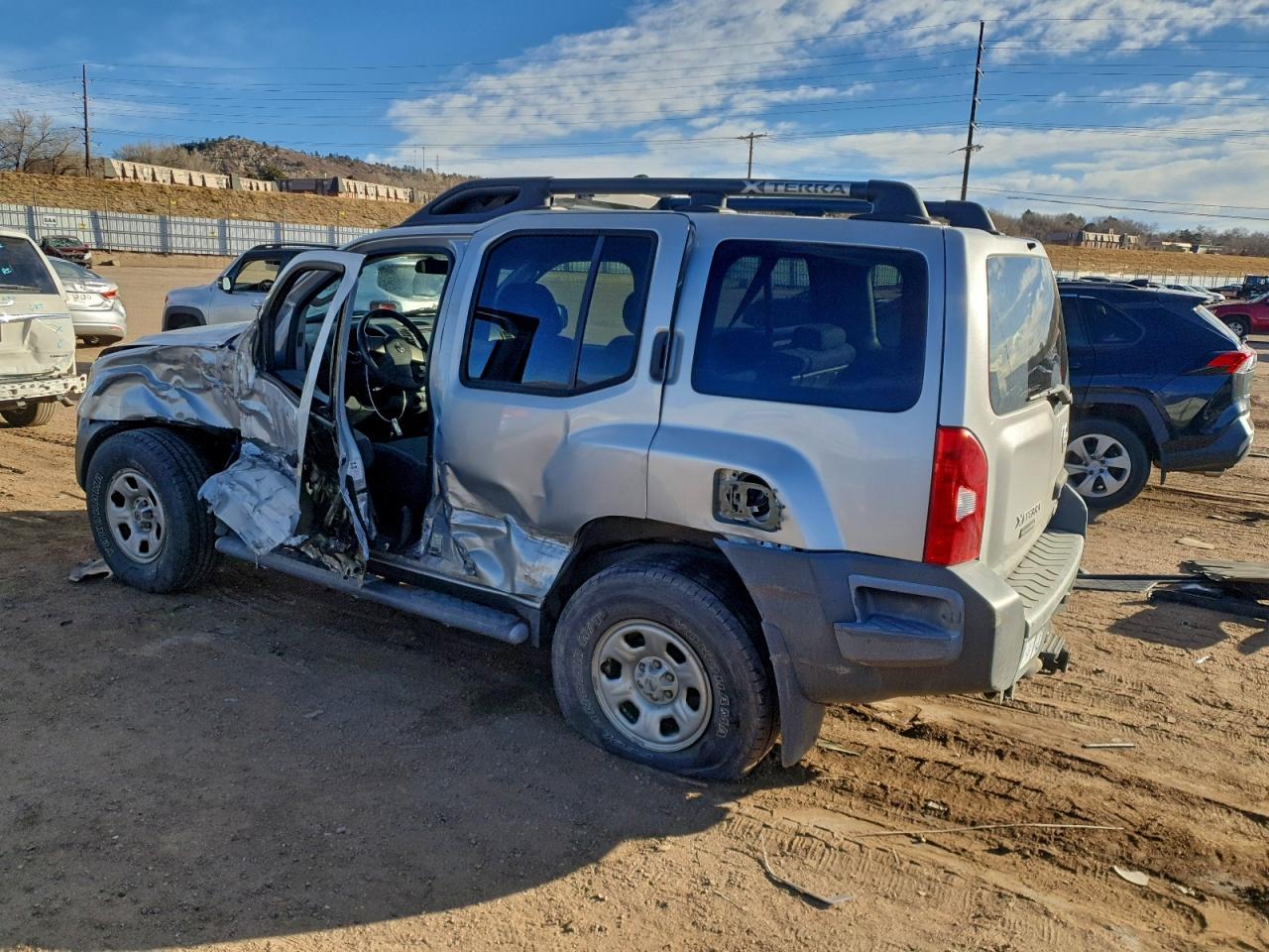Nissan Xterra Off Road Image 3
