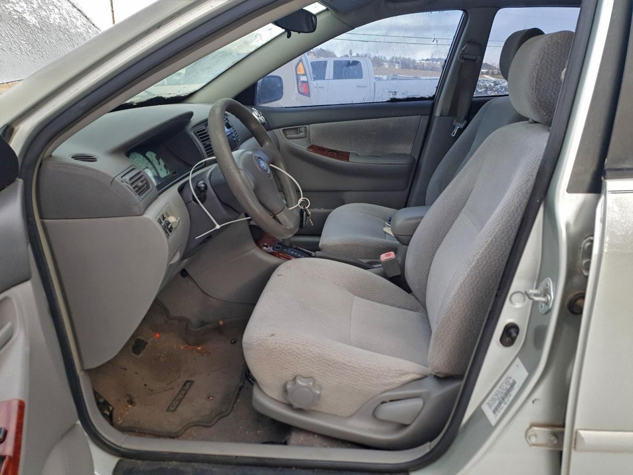 Toyota Corolla Ce Image 3