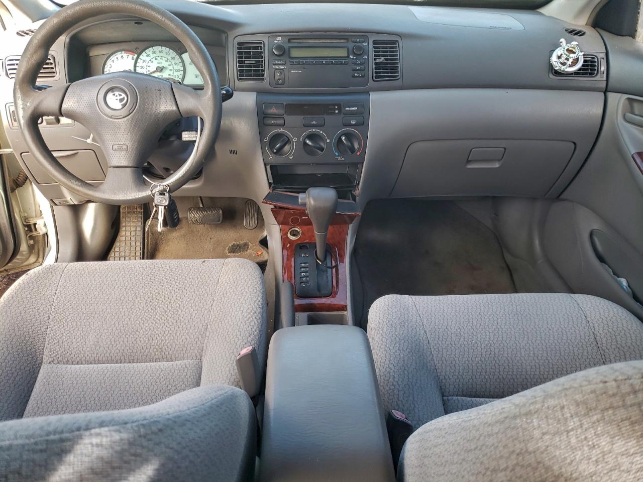 Toyota Corolla Ce Image 8