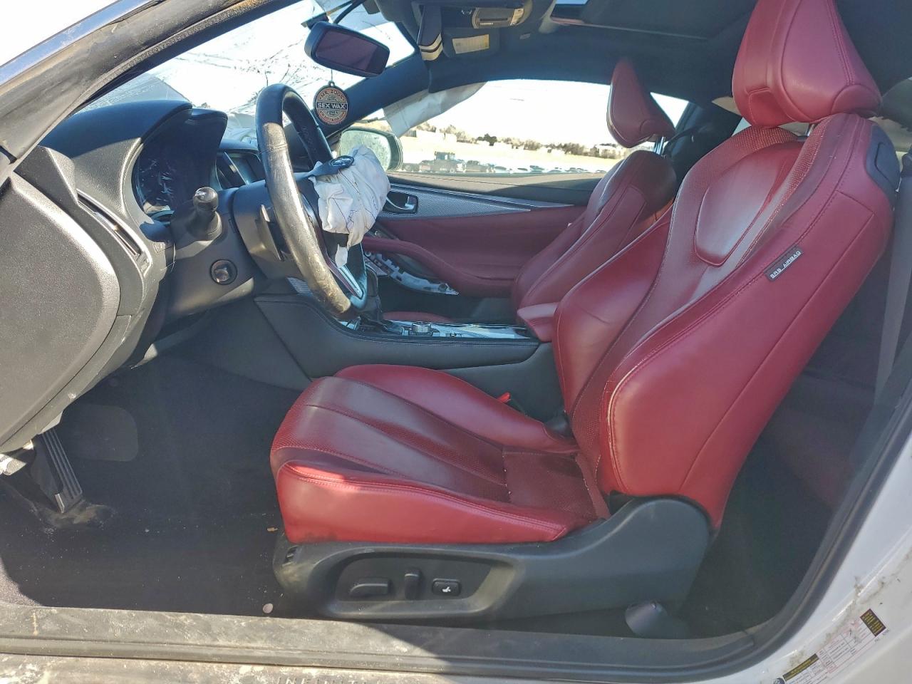 INFINITI Q60 Red Sport 400 Image 9