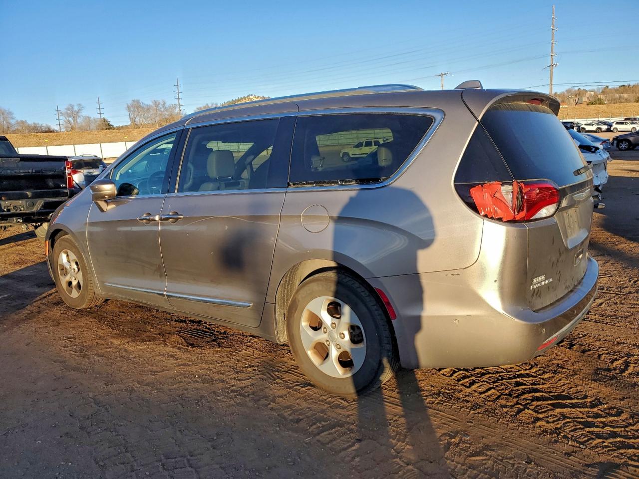 Chrysler Pacifica Touring L Plus Image 2