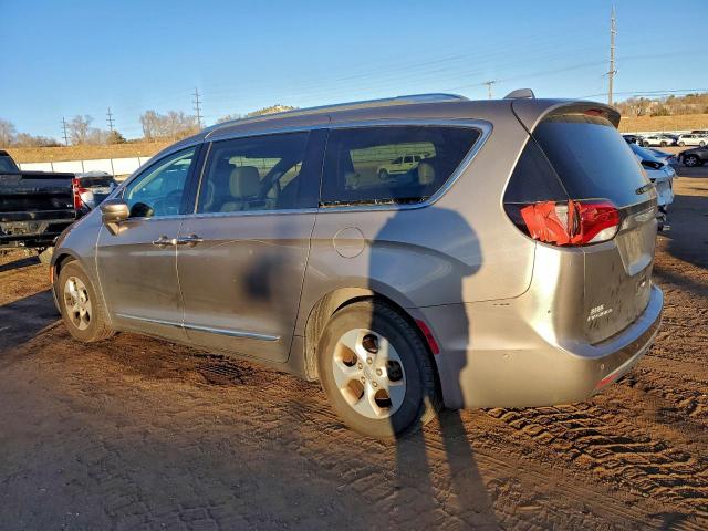 Chrysler Pacifica Touring L Plus Image 2