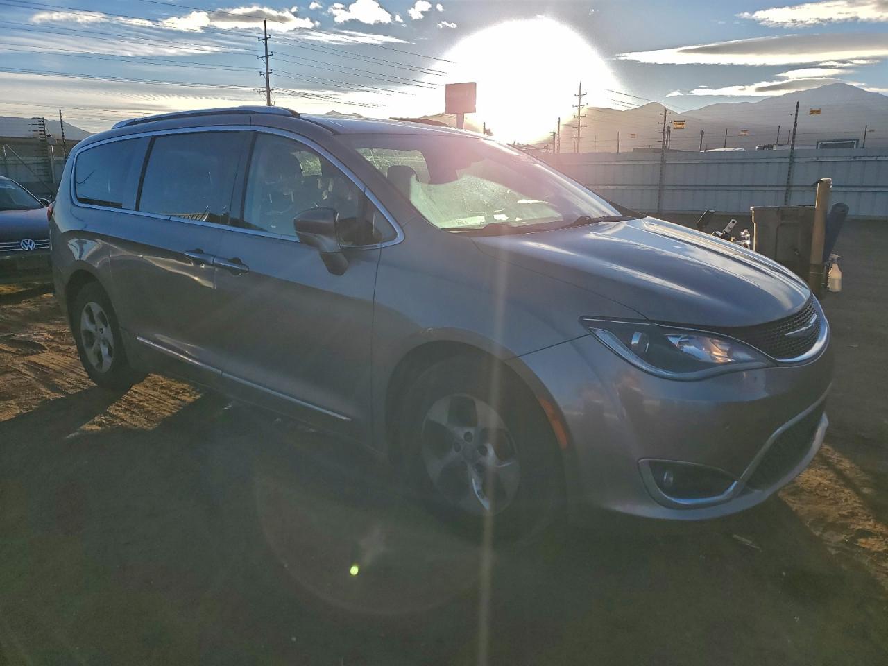 Chrysler Pacifica Touring L Plus Image 5