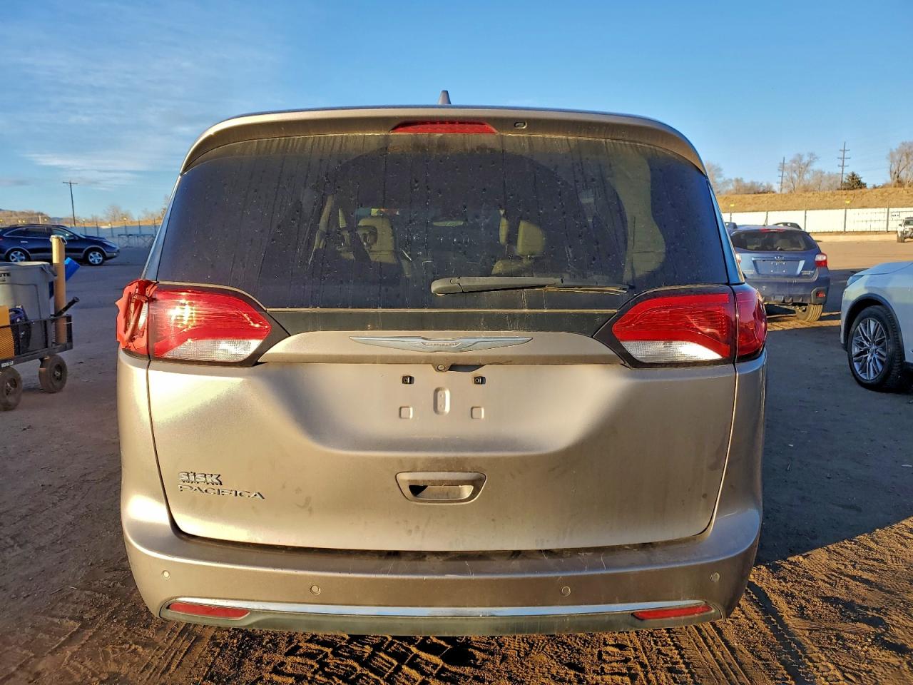 Chrysler Pacifica Touring L Plus Image 8