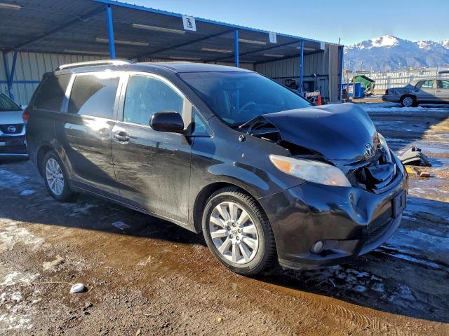 Toyota Sienna Xle Image 3