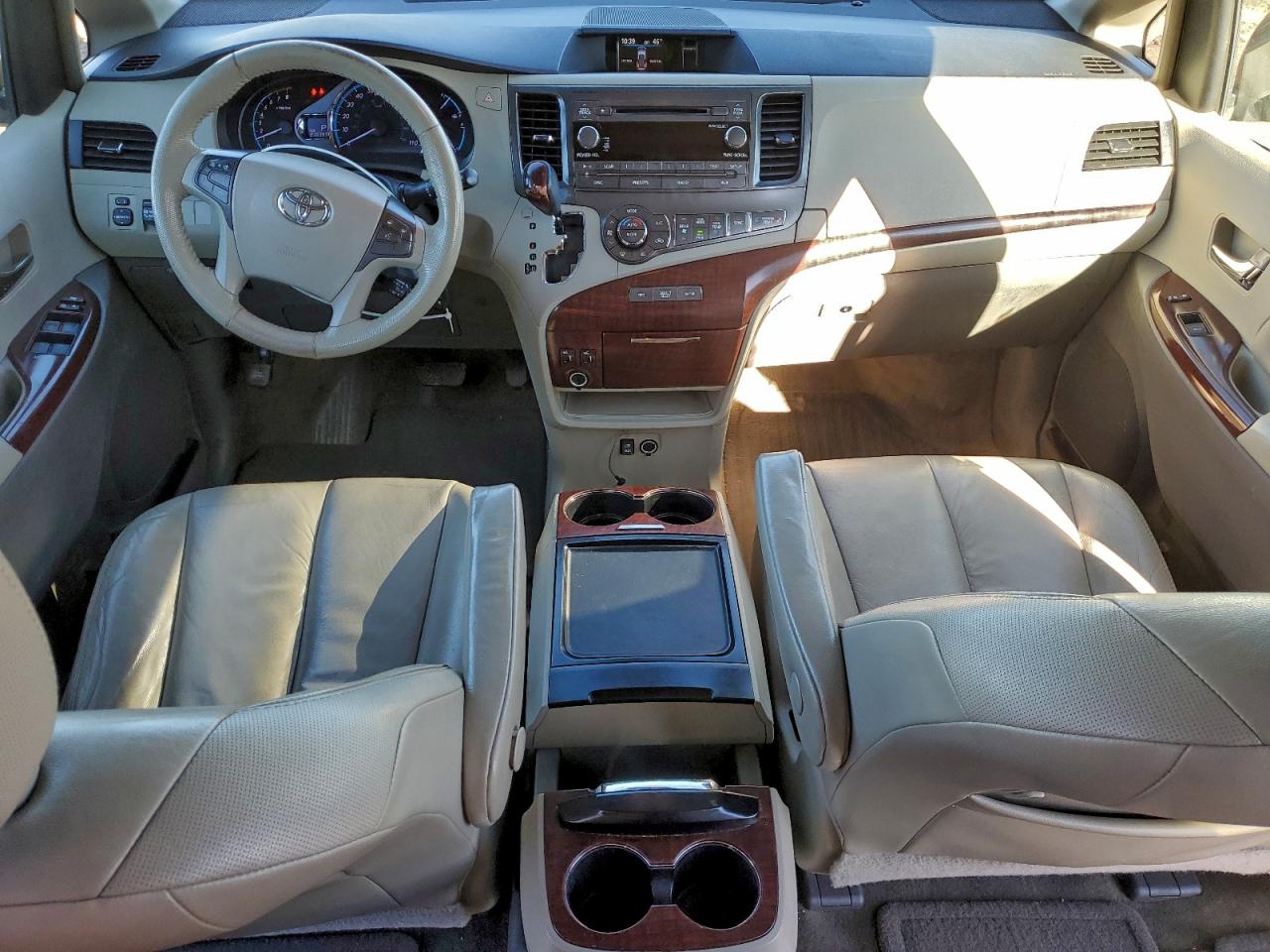 Toyota Sienna Xle Image 11