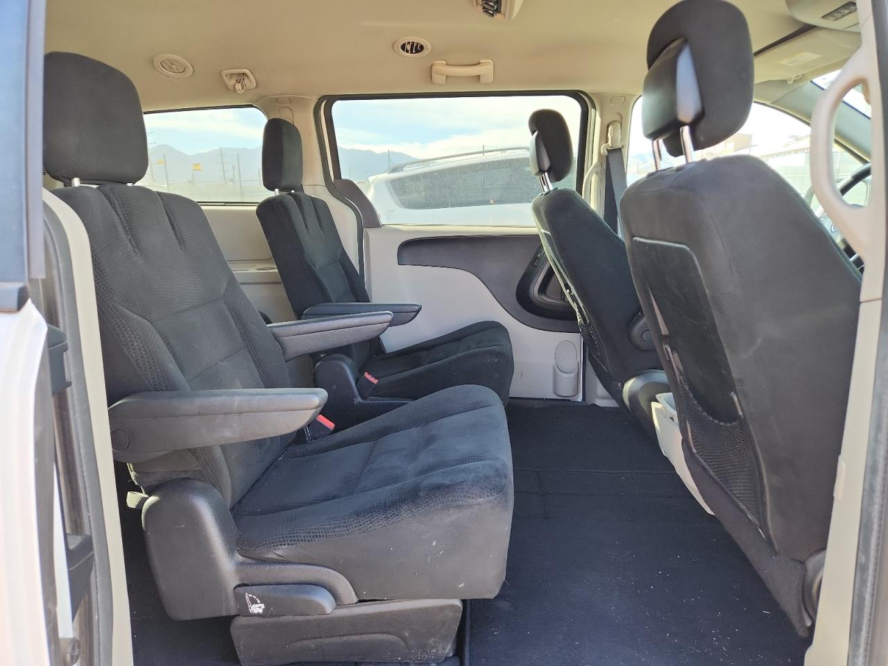 Dodge Caravan Sxt Image 12