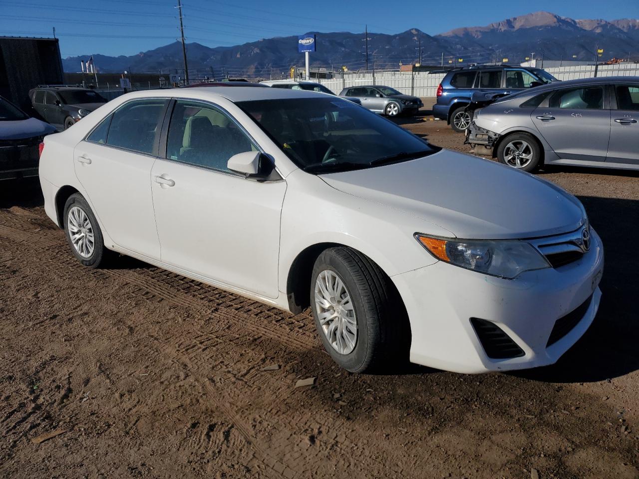 Toyota Camry Base Image 8