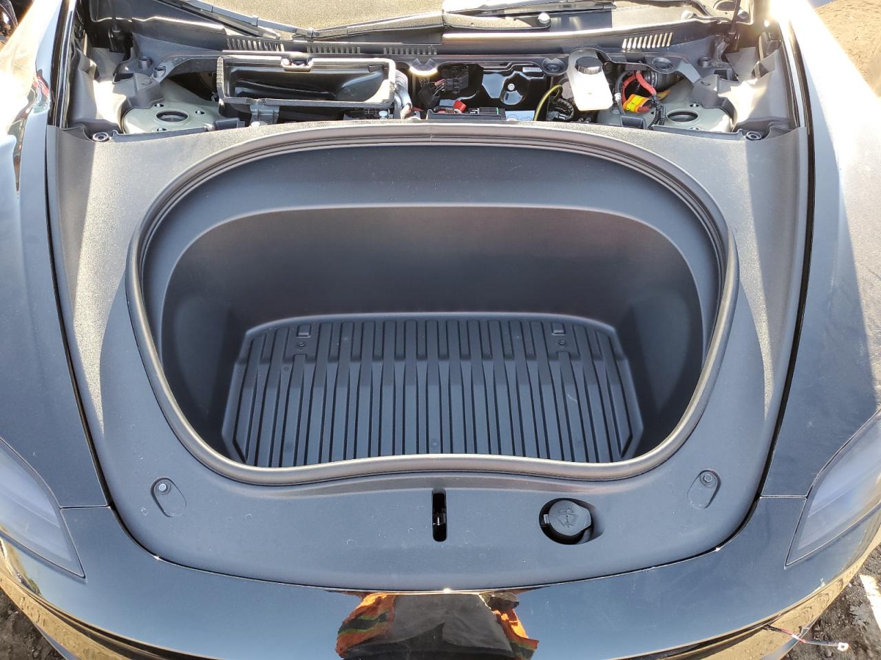 Tesla Model 3 Image 6