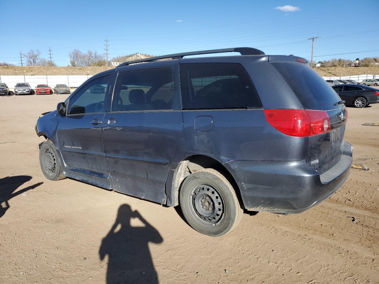 Toyota Sienna Ce Image 5