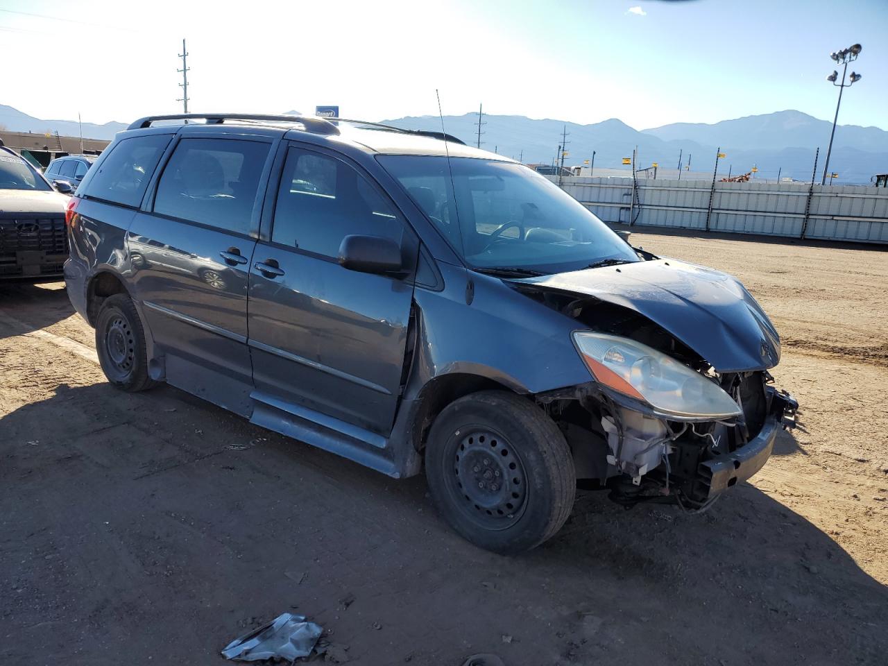 Toyota Sienna Ce Image 4