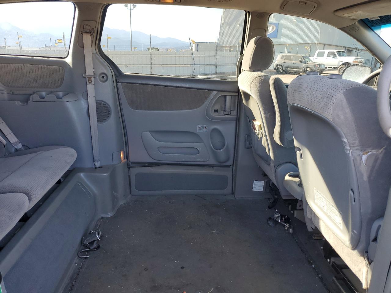 Toyota Sienna Ce Image 7