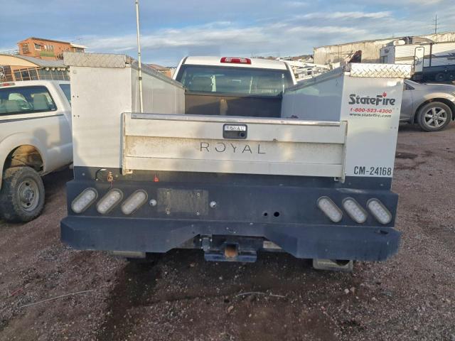 Chevrolet Silverado K3500 Image 4