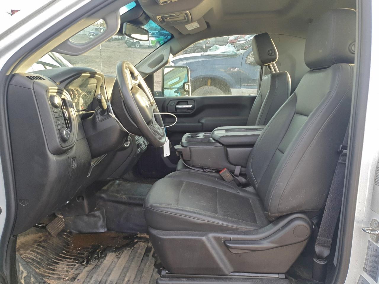 Chevrolet Silverado K3500 Image 11