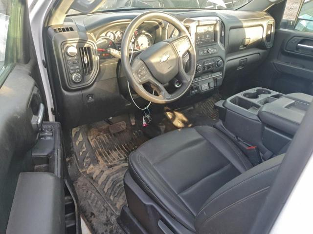 Chevrolet Silverado K3500 Image 10