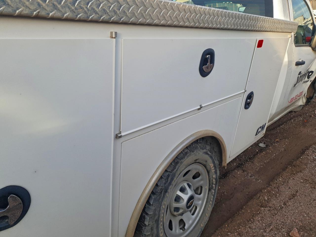 Chevrolet Silverado K3500 Image 8