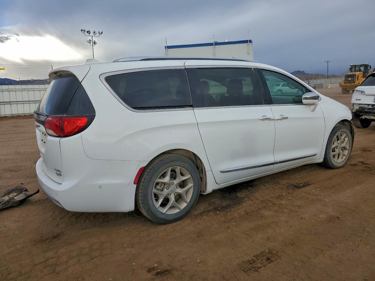 Chrysler Pacifica Limited Image 6
