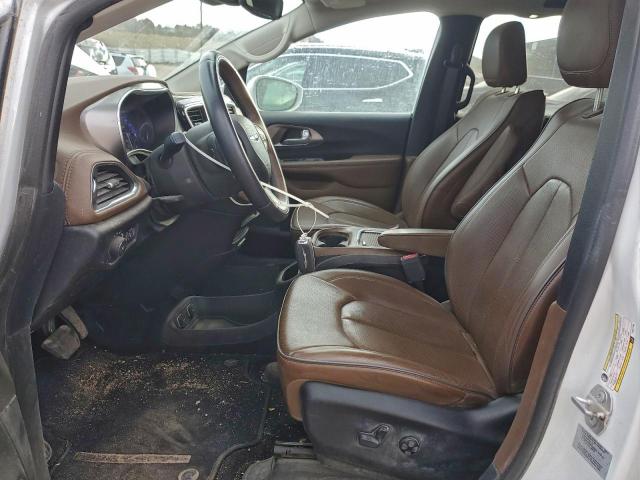 Chrysler Pacifica Limited Image 11