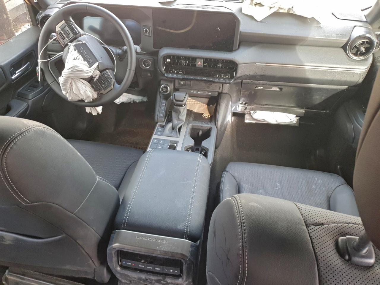 Toyota Land Cruis Base Image 5