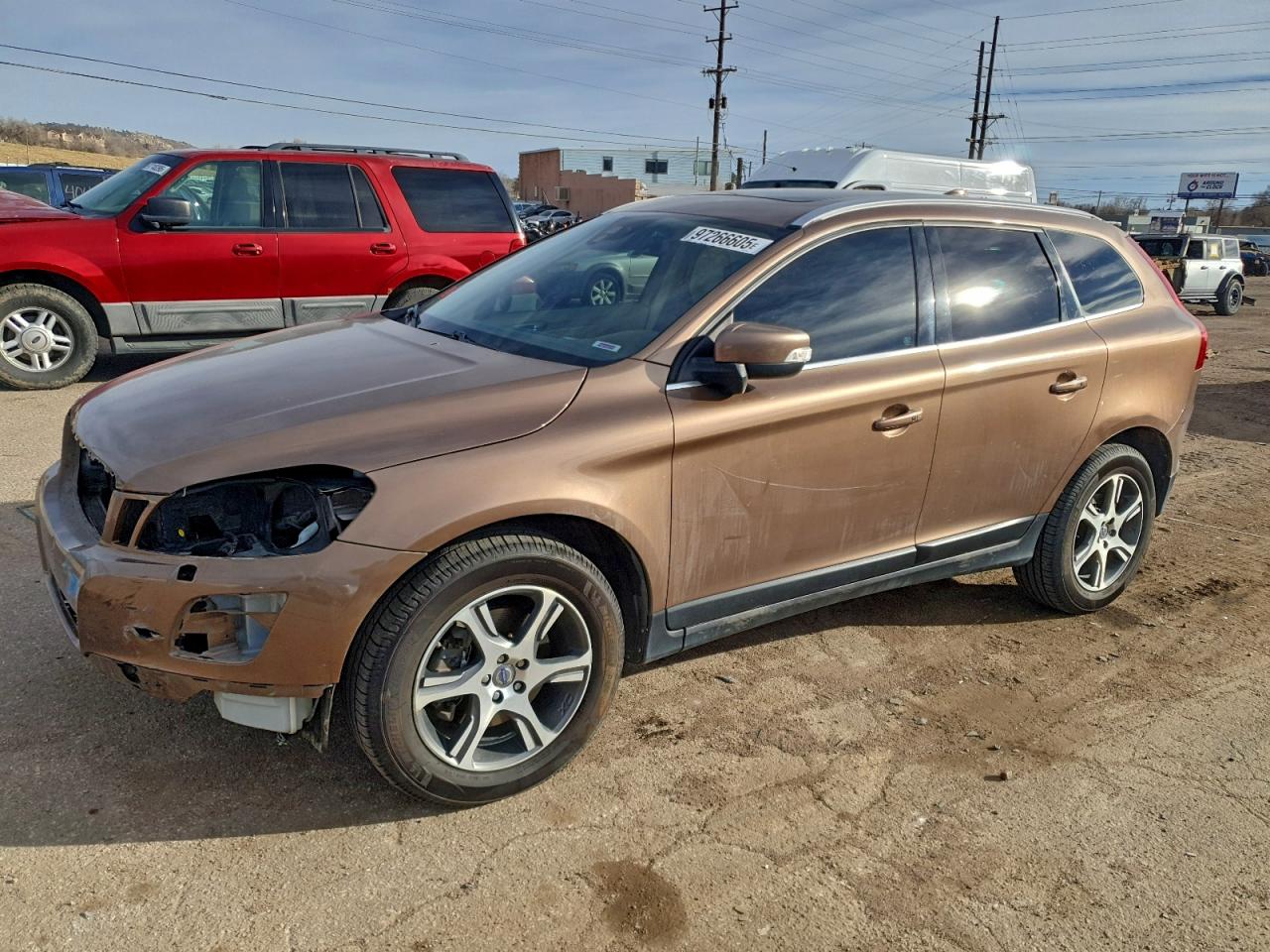 Volvo XC60 T6 Image 1