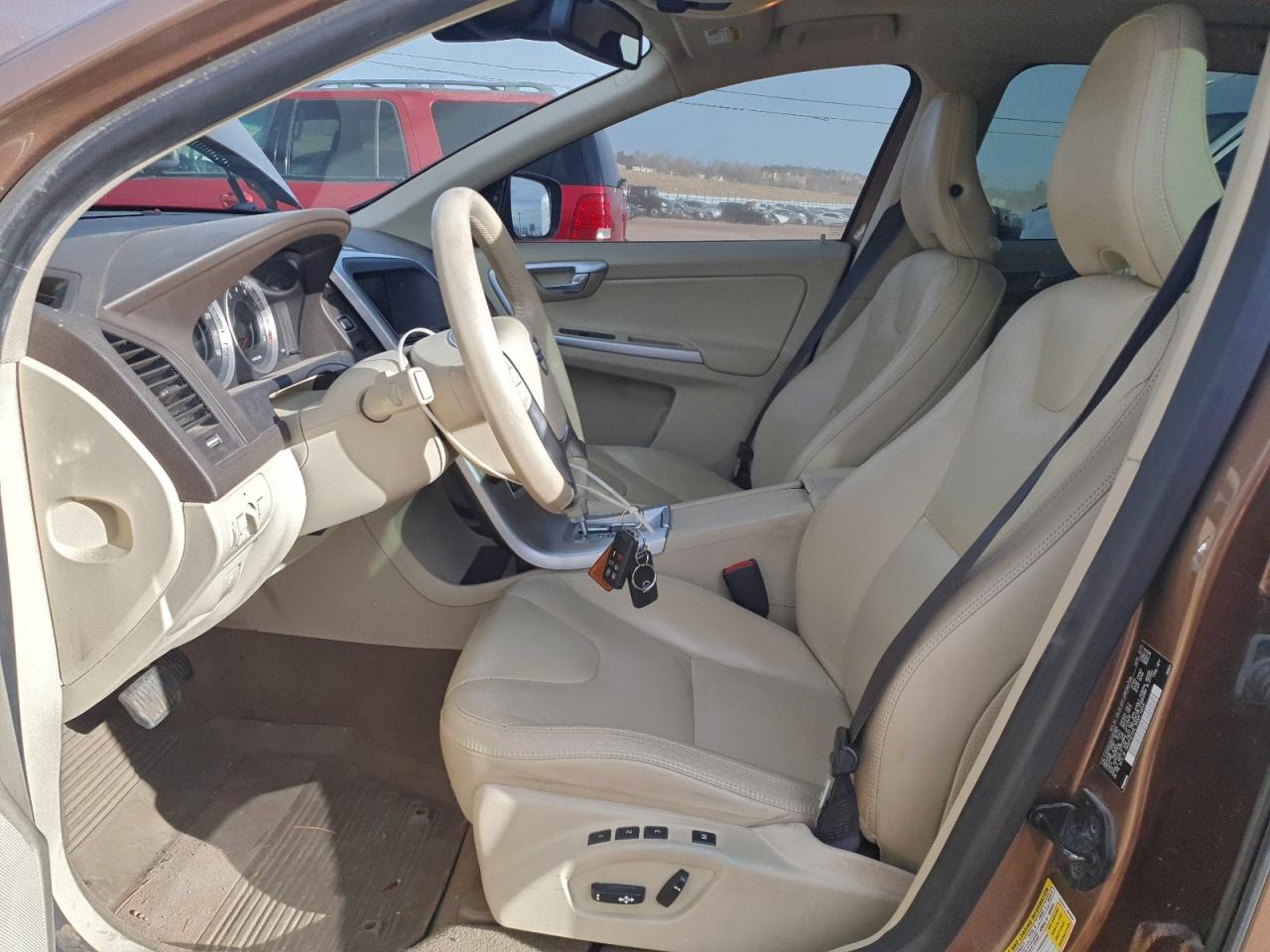 Volvo XC60 T6 Image 4