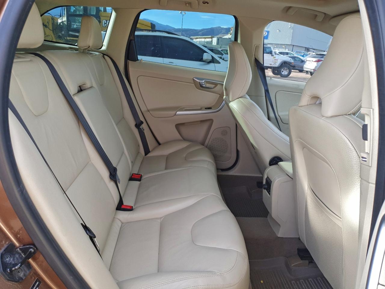 Volvo XC60 T6 Image 7