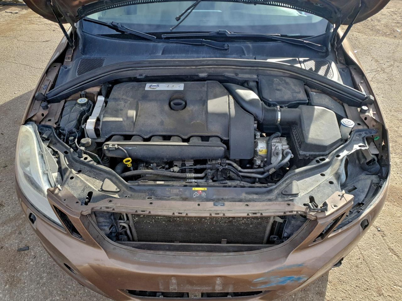 Volvo XC60 T6 Image 10