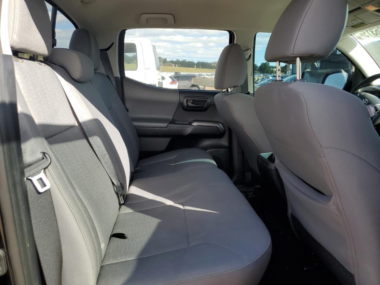 Toyota Tacoma Double Cab Image 10