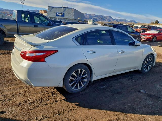 Nissan Altima 2.5 Image 4