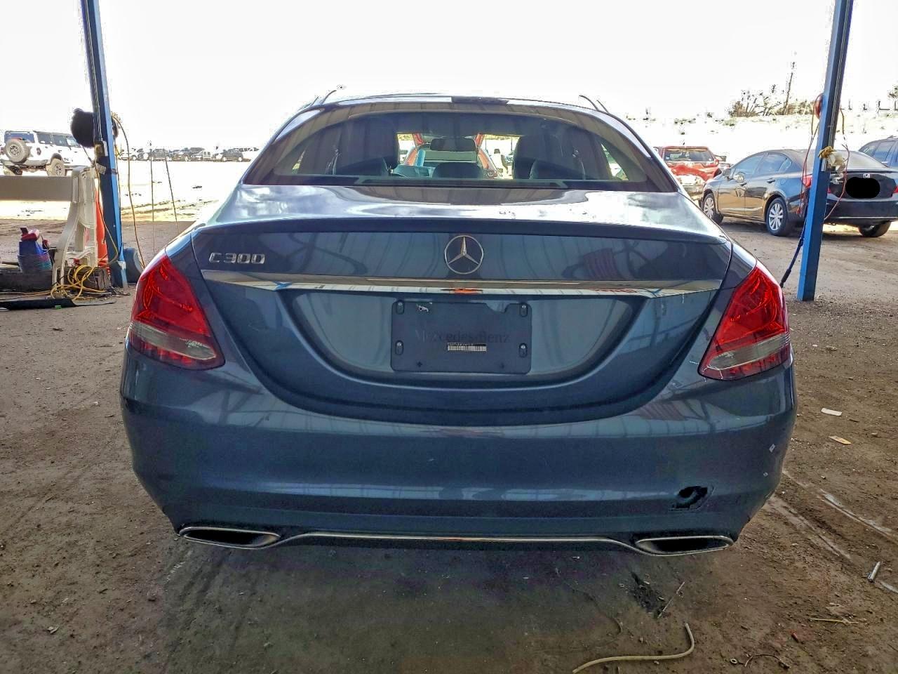 Mercedes-Benz C-Class 300 Image 12