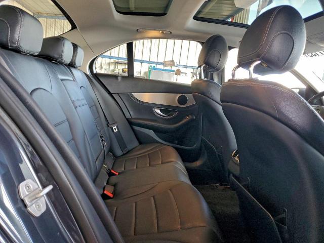 Mercedes-Benz C-Class 300 Image 10