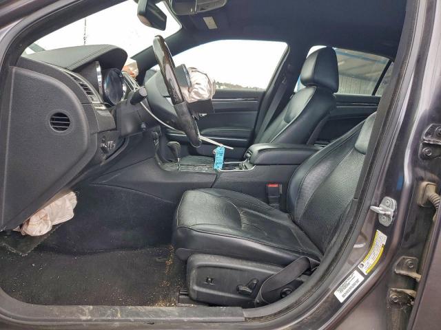 Chrysler 300 Image 11