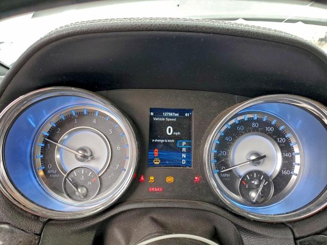 Chrysler 300 Image 8