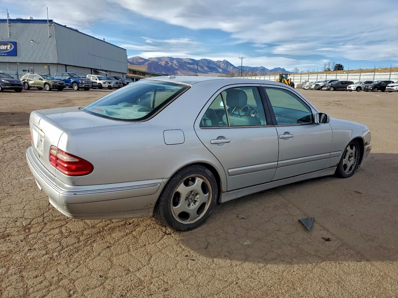 Mercedes-Benz E-Class 430 Image 12