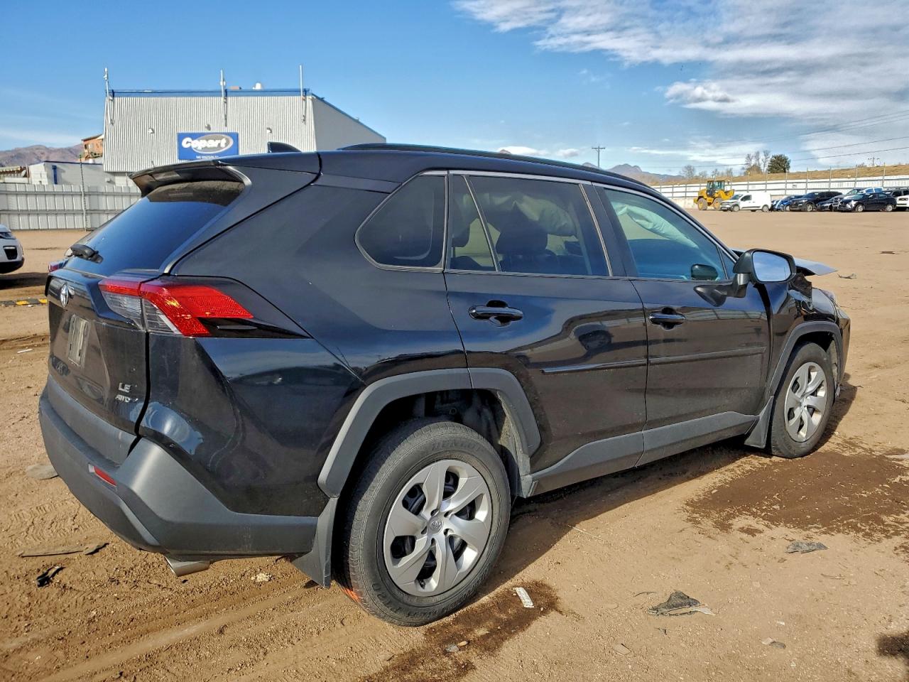 Toyota RAV4 Le Image 4