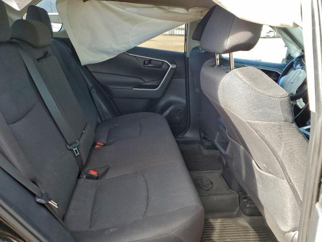 Toyota RAV4 Le Image 11