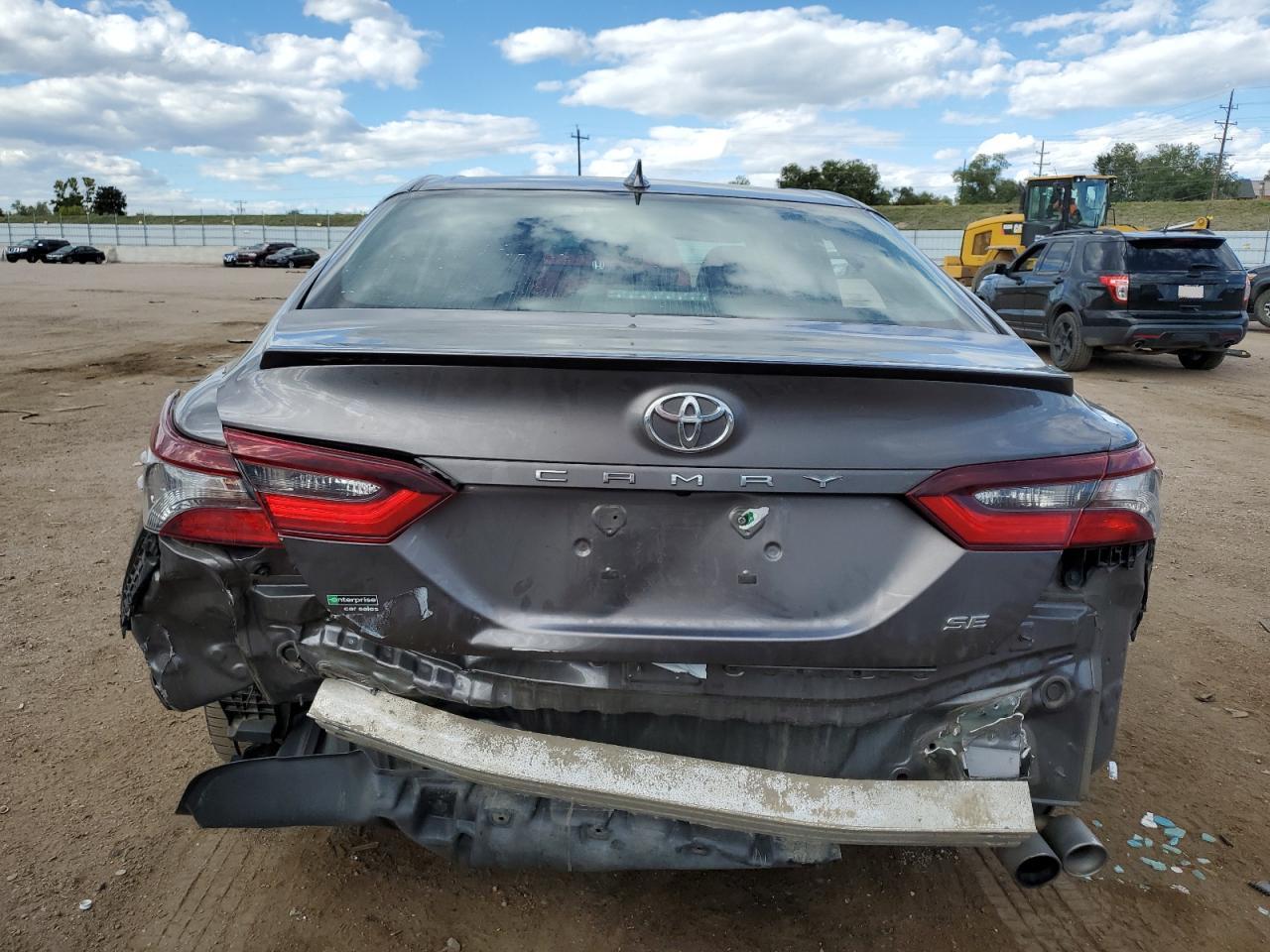 Toyota Camry Se Image 4