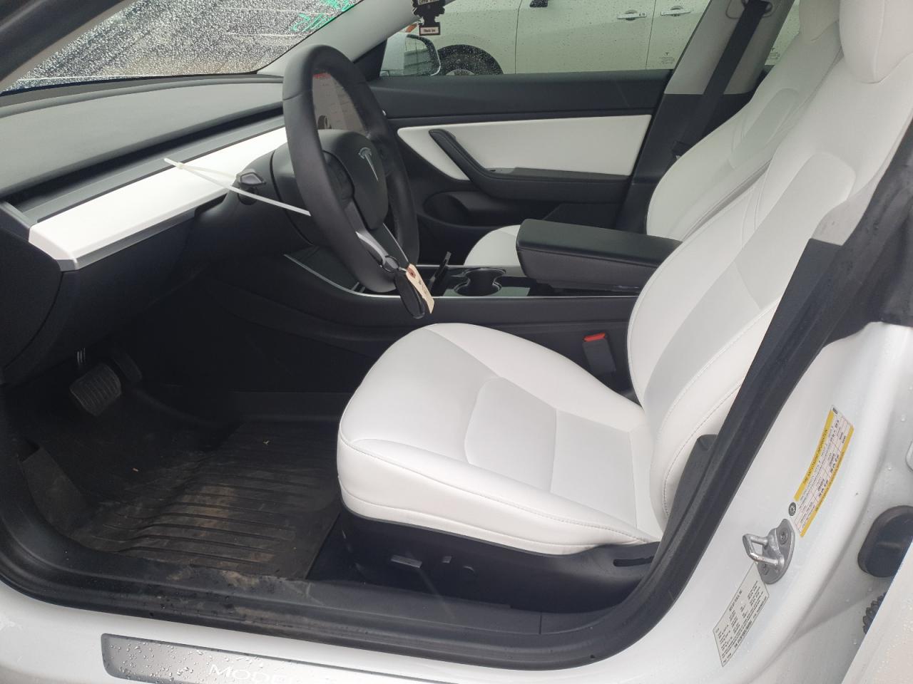 Tesla Model 3 Image 8